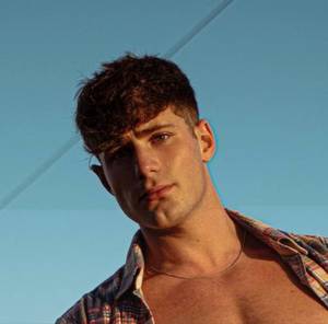 Alex Grant profile