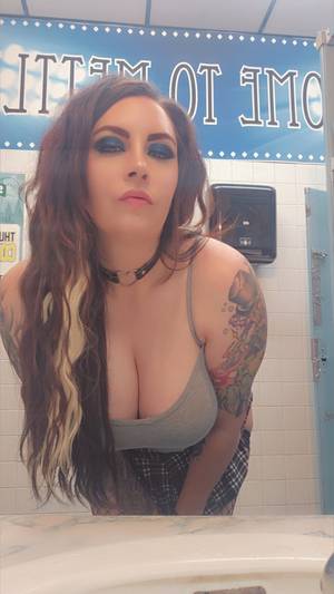 Alixrougefree profile