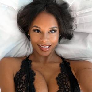 Augustlaines profile