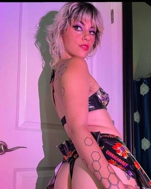 Cannacabaretfree profile