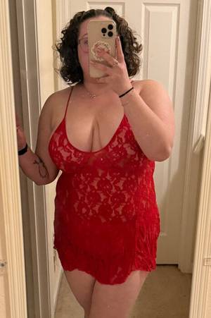 Curvysarah95 profile