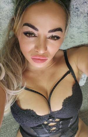 Denisse 💋 profile