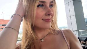 Fiona Peaches 🍑 profile