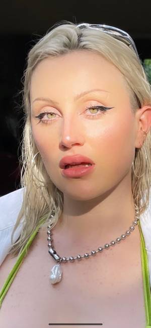 Gwenexclusive profile