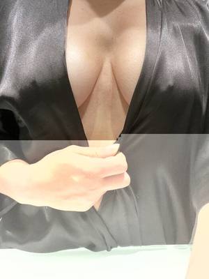 Hotfrenchwife420 profile