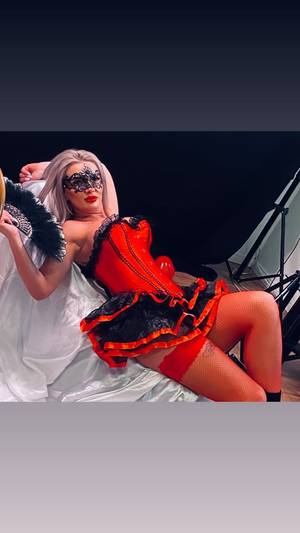 Isabella Deluxe profile