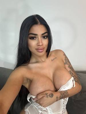 Julia Rivanel🔥 profile