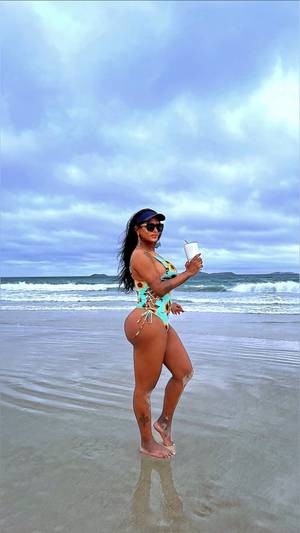 Karolsallesofc profile