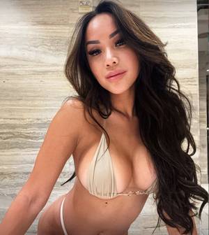 MinnieMichele Your #1 Golf Babe profile