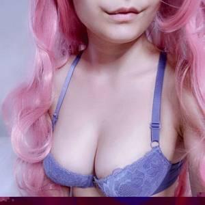 Misscaramella profile