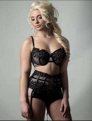 Modelhillaryxxx profile