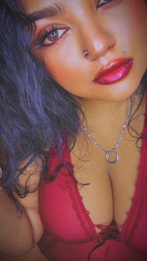 Nadinedominique profile