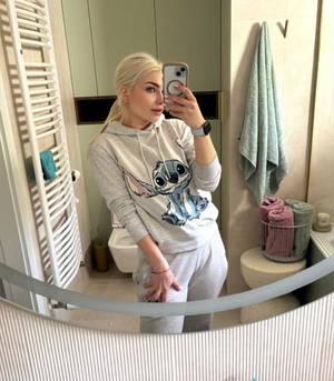 Natalia 💜 profile