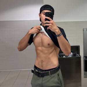 Papichuloalex97 profile