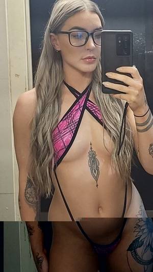 Roxanne23bne profile