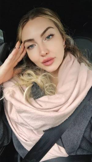 🩵 𝙈𝙤𝙣𝙞𝙘𝙖 𝙎𝙣𝙤𝙬𝙛𝙡𝙖𝙠𝙚 🩵 profile