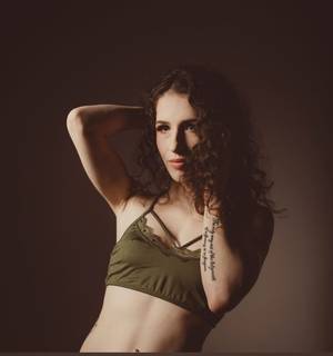 Bee 🐝 🌈 profile