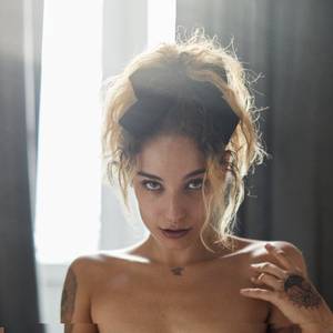 Sweetzombiegirll profile