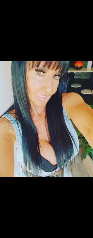 Mari Salazar profile