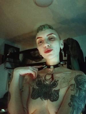 Theeroticoracle profile