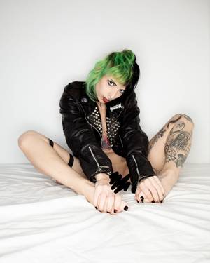 Tinaredbreath profile