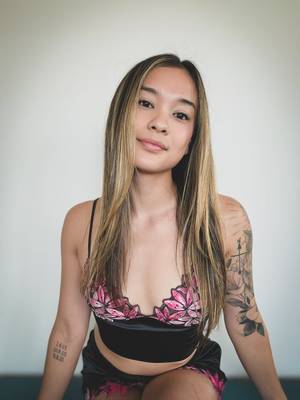 Charis ❤️‍🔥 profile